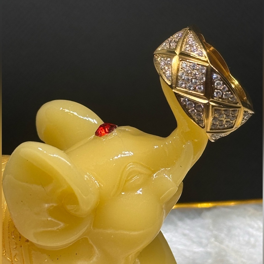 🌸Luxurious Gold Quilted Band Ring🌸